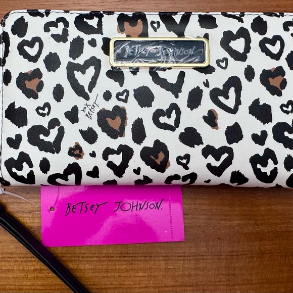 Betsey Johnson Handbags - Betsey Johnson Heart Pattern Wallet NWT